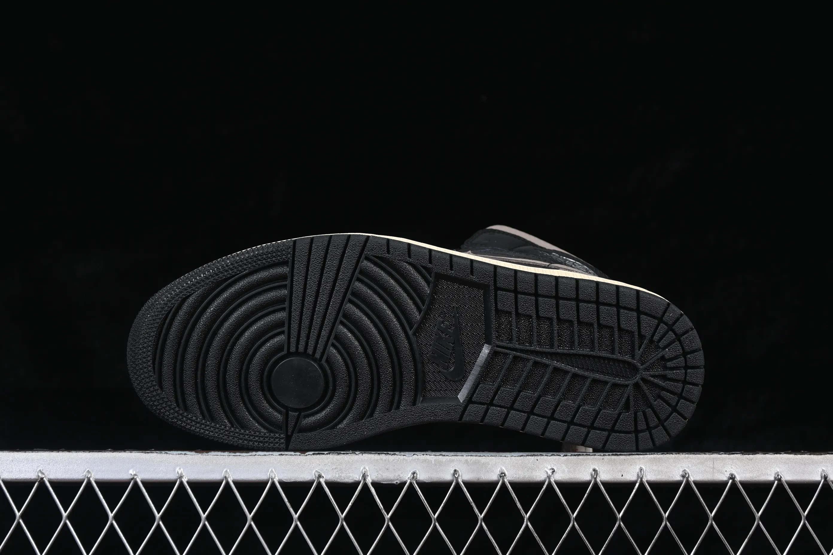All categories Air Jordan Jordan series basketball shoes Air Jordan 1 Mid Air Jordan 1 Mid AJ1 Joe 1 gray black Chinese culture and leisure sneakers IB7110-002